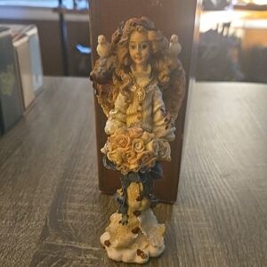 Boyds Bears Angel Figurine with Roses - Cream and Blue
